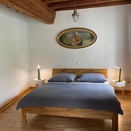 Apartment In Historic Town House Gmunden Buitenkant foto