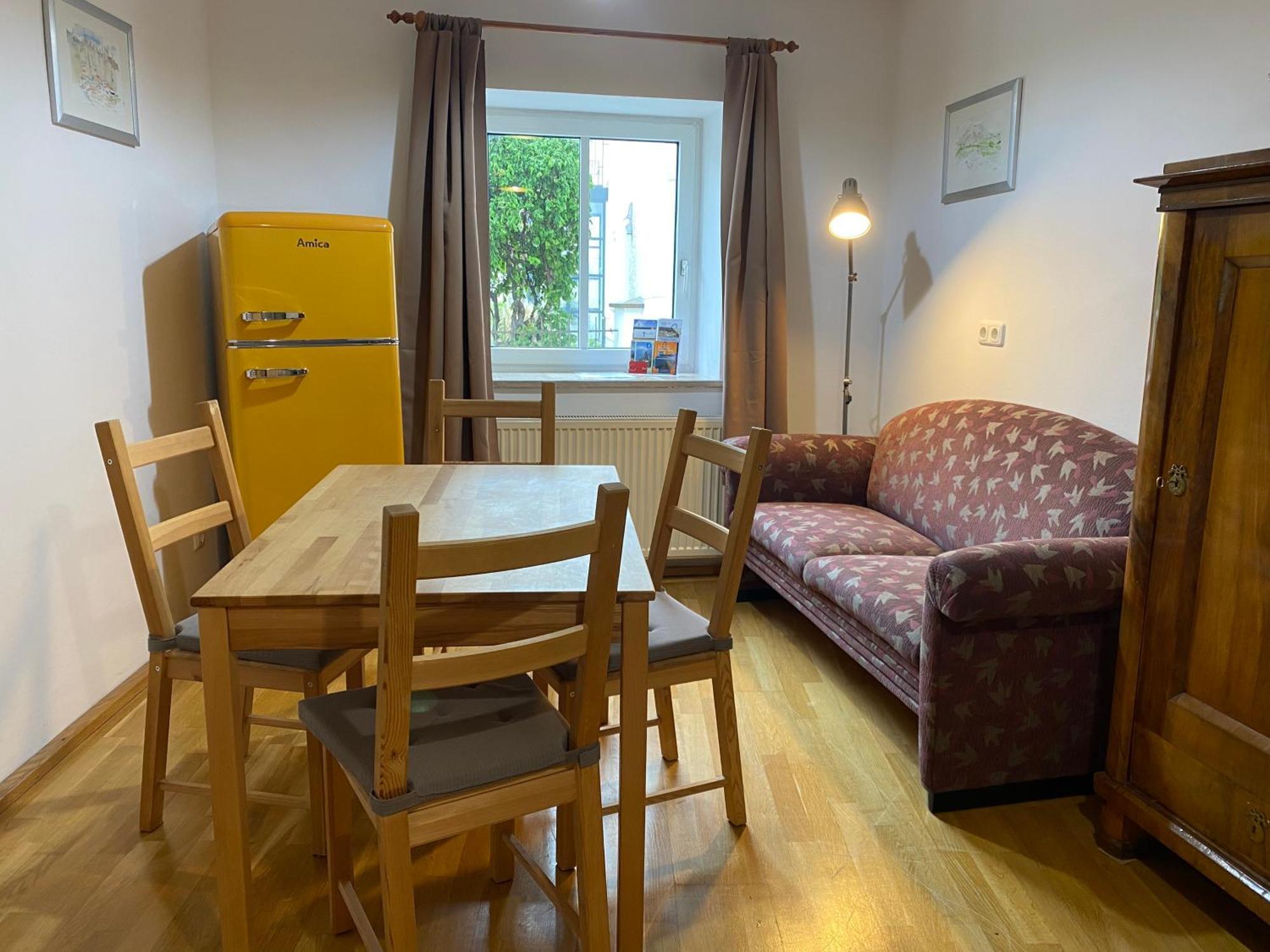 Apartment In Historic Town House Gmunden Buitenkant foto
